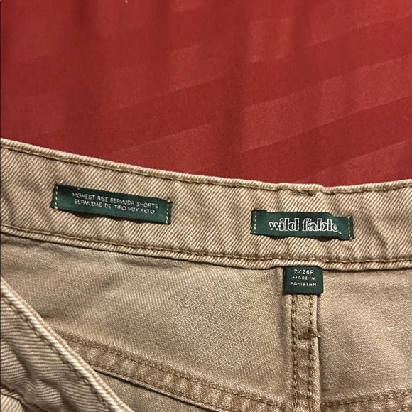 Set of Four Casual Shorts in Various Colors - Picture 9 of 13